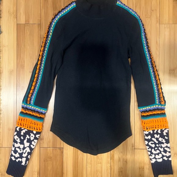 Black Small Free People long Sleeve Thermal with Crocheted Sleeves NWOT - Picture 4 of 4